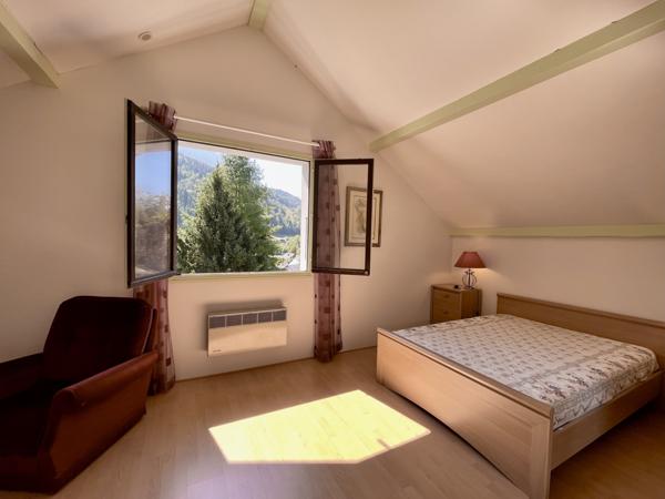 Entremont-le-Vieux (73670) Belle maison - vue dégagée - magnifique emplacement - érigée sur 3600 m2 de terrain, à 30mn de Chambéry