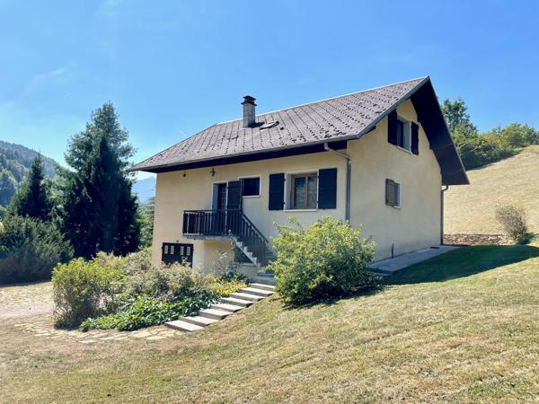Entremont-le-Vieux (73670) Belle maison - vue dégagée - magnifique emplacement - érigée sur 3600 m2 de terrain, à 30mn de Chambéry