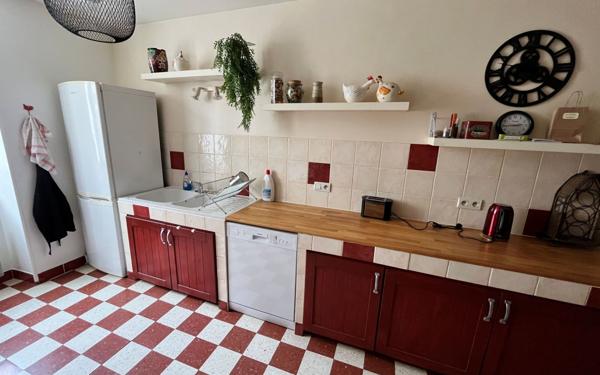 Maison à vendre    6 pièces •  Berrias-et-Casteljau