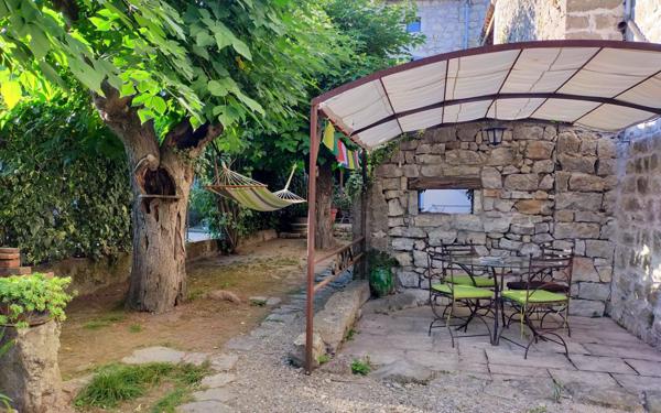 Maison à vendre    6 pièces •  Berrias-et-Casteljau