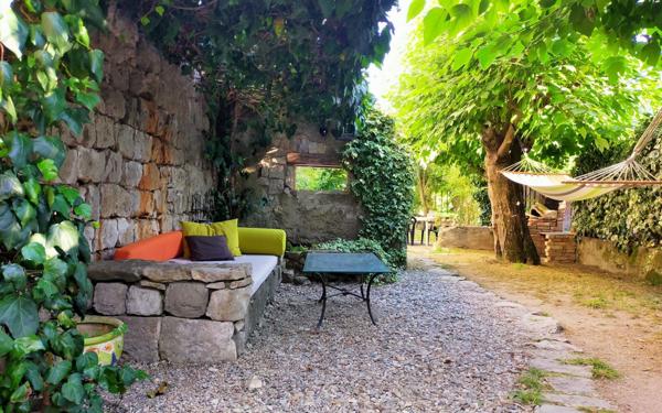 Maison à vendre    6 pièces •  Berrias-et-Casteljau