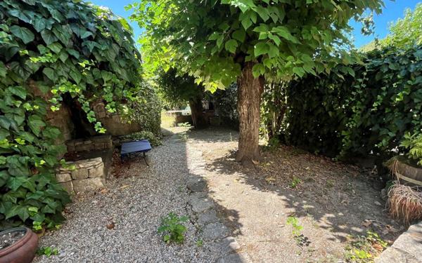 Maison à vendre    6 pièces •  Berrias-et-Casteljau