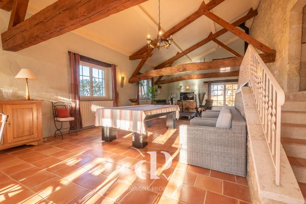 Miradoux (32340) Charmante maison en pierre avec vue imprenable