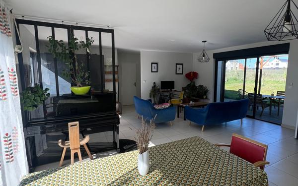 Maison à vendre    4 pièces • 105 m2 Ingré