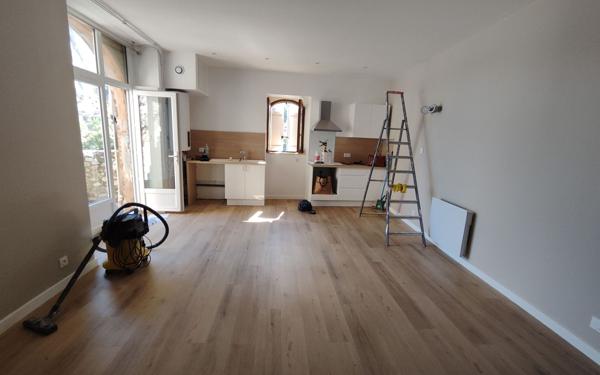 Maison à louer    3 pièces •  Sisteron