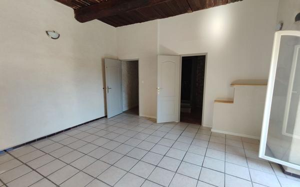 Maison à louer    3 pièces •  Sisteron