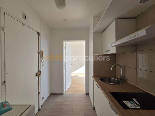 Vente
                Appartement25,2 m² - 1 Pièce -
                    AUBERVILLIERS (93300)