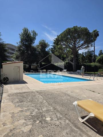 4 pièces traversant 85M² dernier étage, piscine
