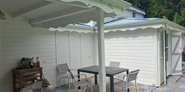 A VENDRE JOLIE VILLA T4 MEZZANINE  SUR 800 M² DE TERRAIN DANS SECTEUR RESIDENTIEL DE PRISE D'EAU A PETIT BOURG