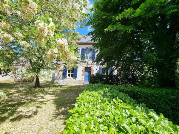 "Maison atypique au coeur d'une ancienne école" 45520 - Chevilly