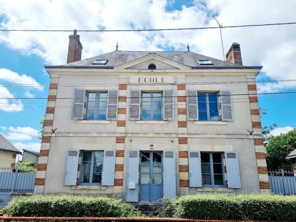 "Maison atypique au coeur d'une ancienne école" 45520 - Chevilly