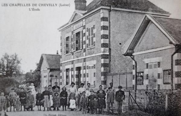 "Maison atypique au coeur d'une ancienne école" 45520 - Chevilly