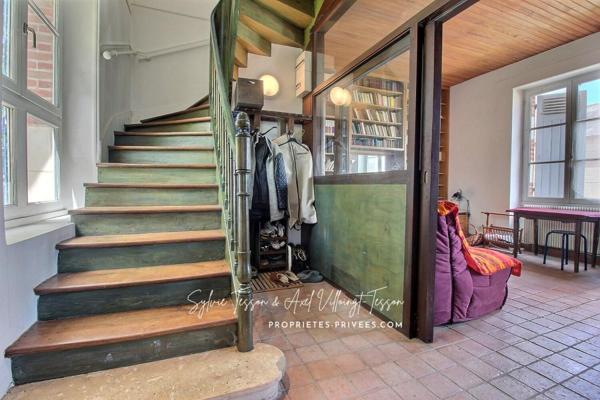 "Maison atypique au coeur d'une ancienne école" 45520 - Chevilly