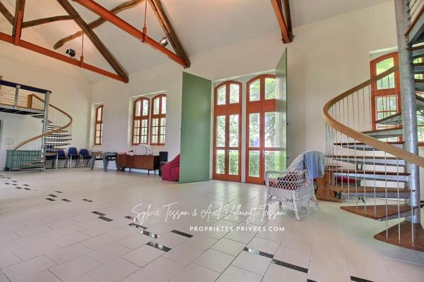 "Maison atypique au coeur d'une ancienne école" 45520 - Chevilly