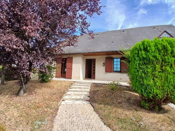 Vente                                                      Maison de village
                        
                     5 pièces                      136 m2                     à Toury