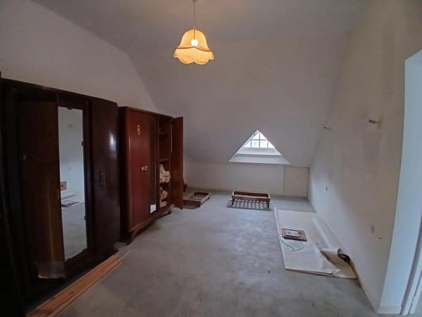 Vente                                                      Maison de village
                        
                     5 pièces                      136 m2                     à Toury