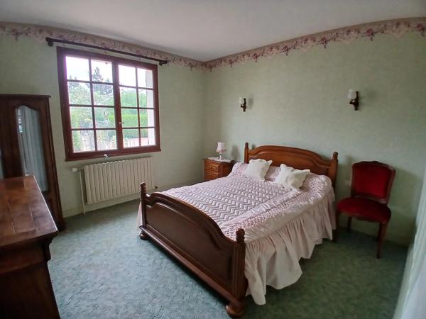 Vente                                                      Maison de village
                        
                     5 pièces                      136 m2                     à Toury