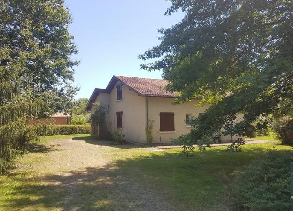 Maison à louer    5 pièces •  Aire-sur-l'Adour