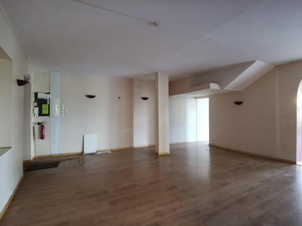 Local Commercial à vendre à Aubenas