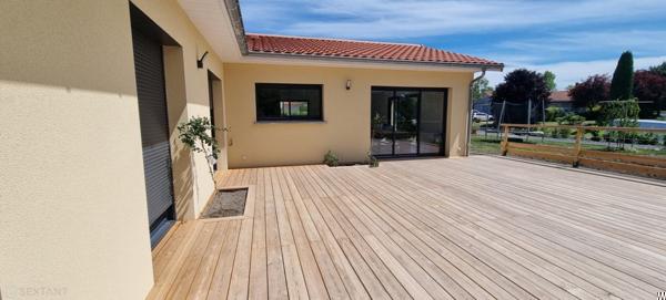 TRES AGREABLE PLAIN-PIED DE 138 M2 EN RT 2012 SUR 2382 M2 DE TERRAIN