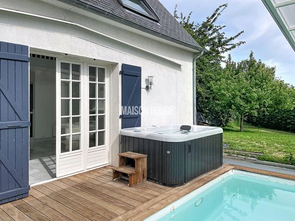 Au calme, dans un écrin de verdure, propriété avec piscine