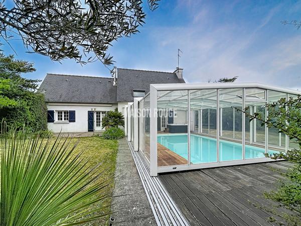 Au calme, dans un écrin de verdure, propriété avec piscine