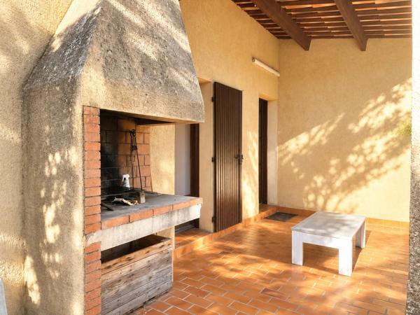 Maison de plain-pied avec jardin et garage – Potentiel 3 chambres