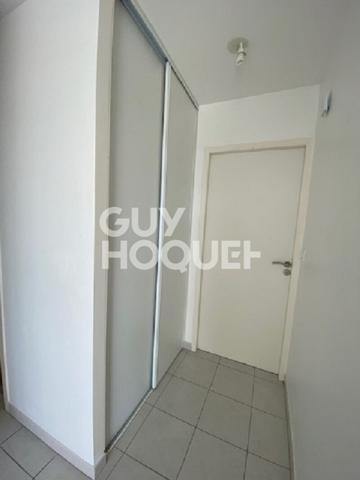 2 pièces 42.45m² - balcon de 10.70m² - deux places de parking