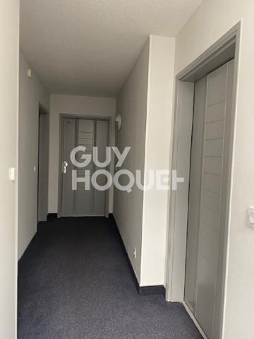 2 pièces 42.45m² - balcon de 10.70m² - deux places de parking