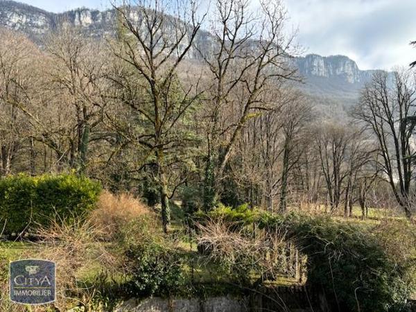 Appartement à louer 4 pièces 105m²