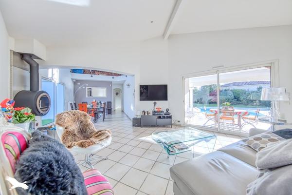 Maison à vendre |  Saint-Médard-en-Jalles |  6 pièces | 199 m²