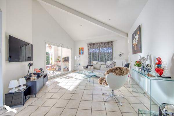 Maison à vendre |  Saint-Médard-en-Jalles |  6 pièces | 199 m²