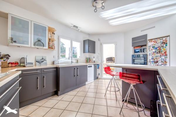 Maison à vendre |  Saint-Médard-en-Jalles |  6 pièces | 199 m²