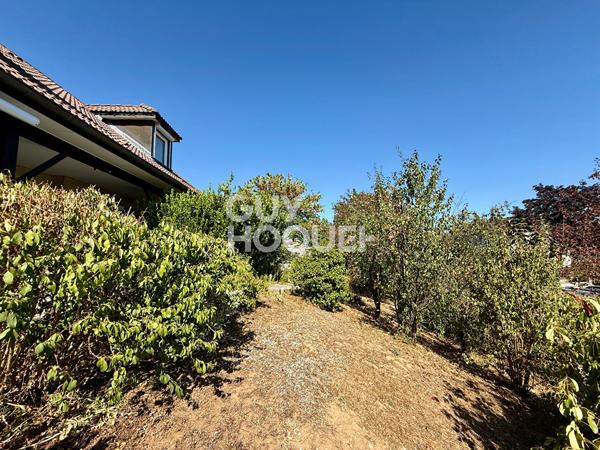 Maison 258 m² sur terrain 13,7 ares