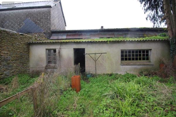 Immeuble à vendre à Rostrenen dans les Côtes-d'Armor (22110), ref : 56087-318