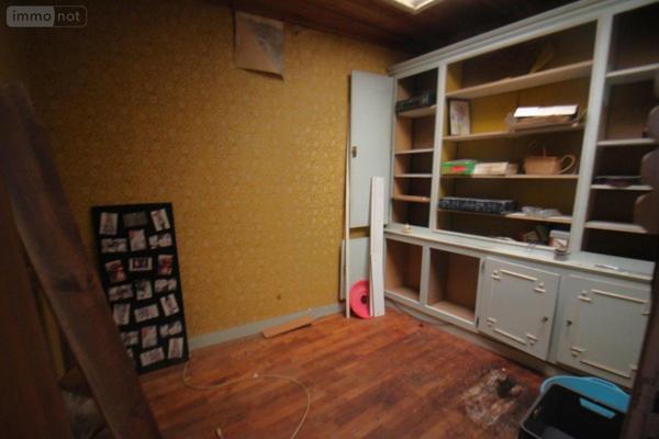 Immeuble à vendre à Rostrenen dans les Côtes-d'Armor (22110), ref : 56087-318