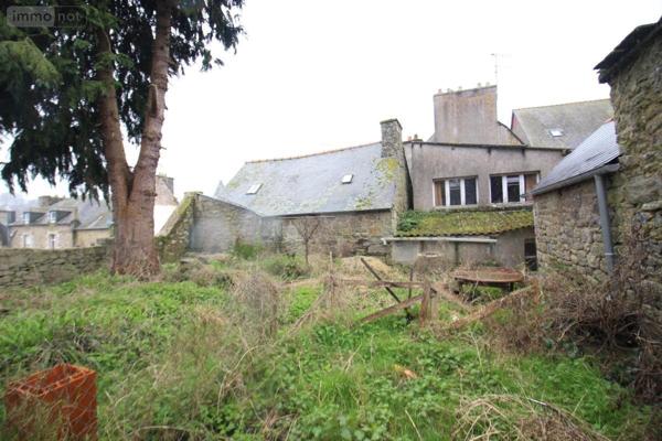 Immeuble à vendre à Rostrenen dans les Côtes-d'Armor (22110), ref : 56087-318