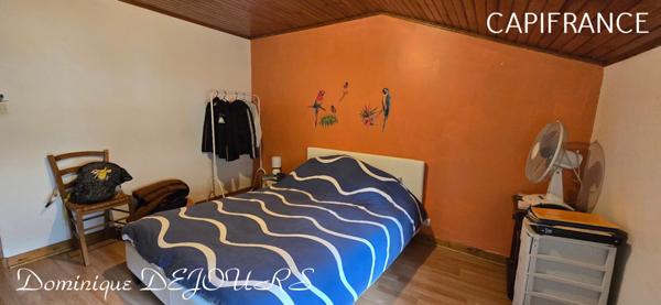 En Ardèche, dans la belle vallée de la Glueyre, Grande maison de village à Marcols Les Eaux avec une dépendance à rénover, un grand garage, caves, ...