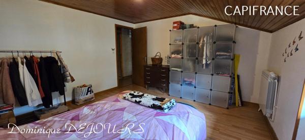 En Ardèche, dans la belle vallée de la Glueyre, Grande maison de village à Marcols Les Eaux avec une dépendance à rénover, un grand garage, caves, ...