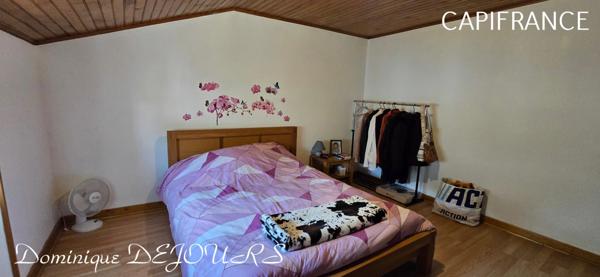 En Ardèche, dans la belle vallée de la Glueyre, Grande maison de village à Marcols Les Eaux avec une dépendance à rénover, un grand garage, caves, ...