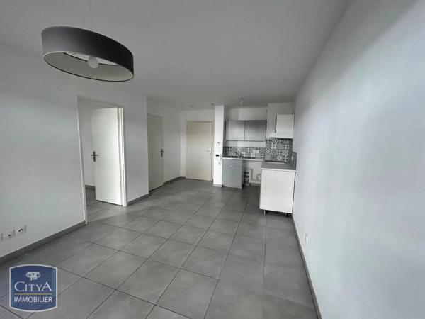 Appartement à louer 2 pièces 37.22m² Istres (13800)