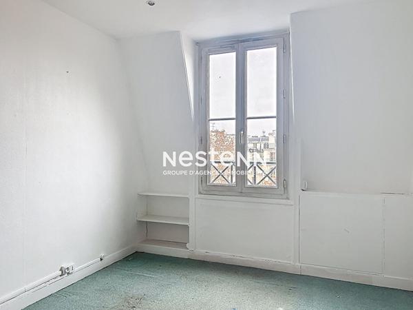 SOUS OFFRE - Paris 17 : studio de 15,75m², à rénover, DPE D, ascenseur - idéal investisseur !