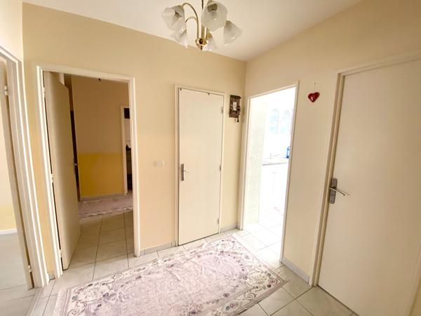 Idéal investisseur - Appartement de type F4 - Melun