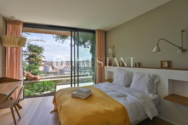 PAULA – COLLINE DE BORDAGAIN – VUE EPOUSTOUFLANTE ET PISCINE – 10 PERSONNES, CIBOURE