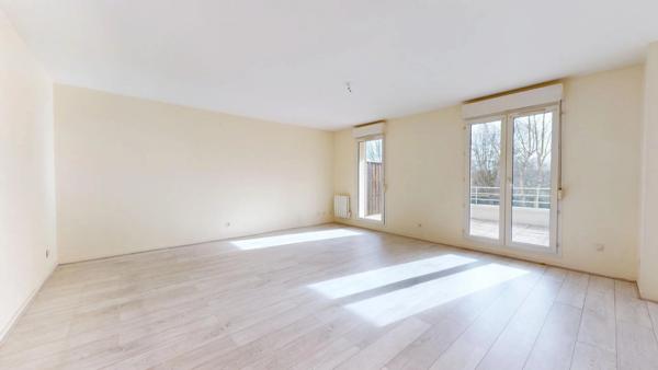 Vente                                                      Appartement
                        
                     4 pièces                      87 m2                     à Mainvilliers