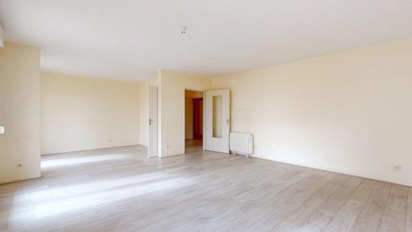 Vente                                                      Appartement
                        
                     4 pièces                      87 m2                     à Mainvilliers