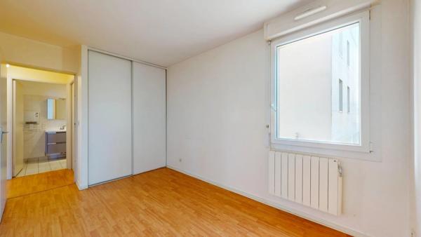 Vente                                                      Appartement
                        
                     4 pièces                      87 m2                     à Mainvilliers