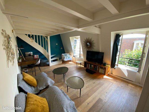 MAGNIFIQUE APPARTEMENT AU DERNIER ETAGE D'UN IMMEUBLE HISTORIQUE A DEUX PAS DU PANTHEON