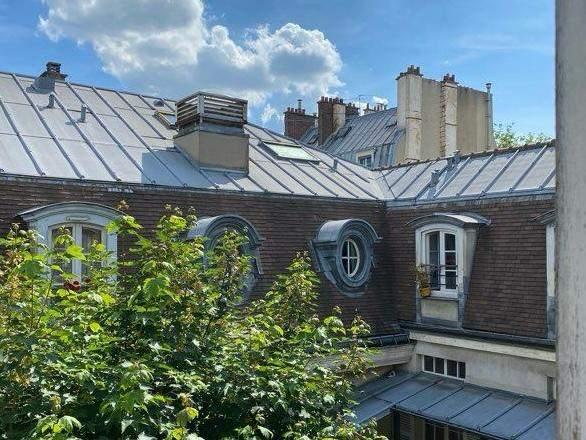 MAGNIFIQUE APPARTEMENT AU DERNIER ETAGE D'UN IMMEUBLE HISTORIQUE A DEUX PAS DU PANTHEON