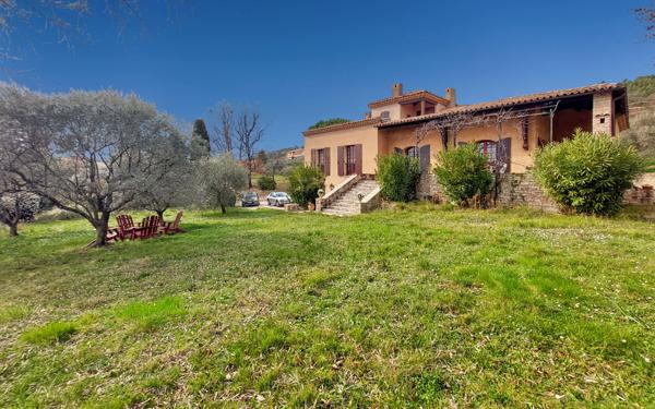 Maison à vendre    9 pièces •  Manosque